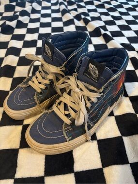 Women’s size 6 vans or men’s size 4.5 or youth 4.5